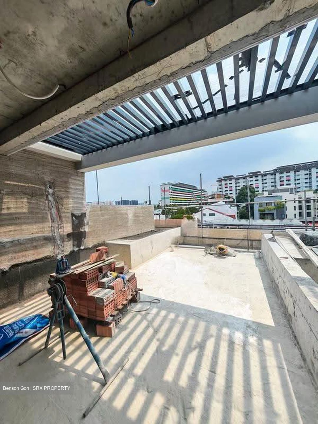 Onan Road (D15), Terrace #613690661
